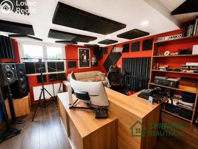 Продаж квартири 4+1 Praha, Starokošířská č. 6