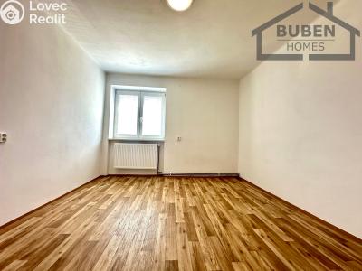 Аренда квартиры 2+1 Bor, náměstí Republiky 424 č. 7