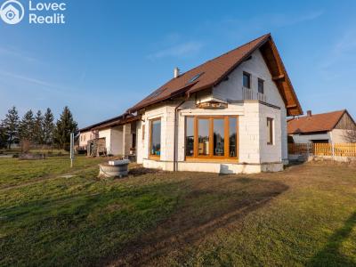Prodej rodinného domu Běrunice, Spojovací č. 35
