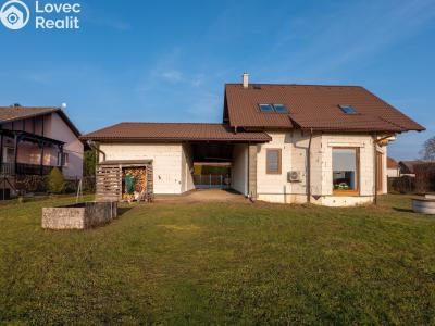 Prodej rodinného domu Běrunice, Spojovací č. 28