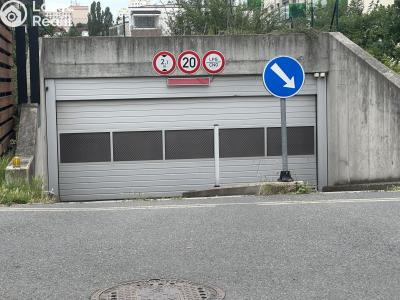 Pronájem garážového stání Praha, Československého exilu č. 3
