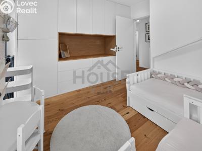 Prodej bytu 3+KK Praha, Dostalové č. 10