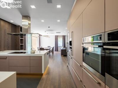 Sale apartment 5+KK Praha, Zderazská č. 3