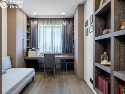 Sale apartment 5+KK Praha, Zderazská č. 19