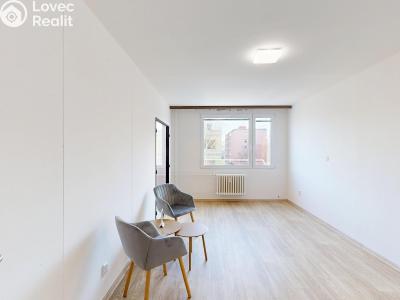 Prodej bytu 3+1 Králův Dvůr, Nad Stadionem 347 č. 7