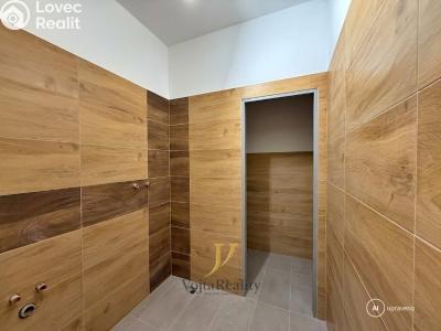 Rent commercial space Olomouc, Chválkovická č. 4