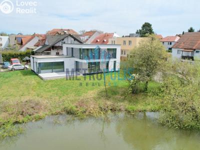 Продаж сімейного будинку Praha, U Mlýnského rybníka 209 č. 4