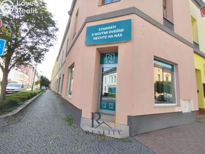 Rent commercial space Pardubice, Sladkovského č. 3