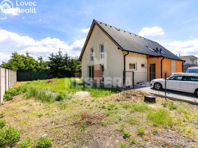 Продажа семейного дома Jesenice, Na Ochoze 1531 č. 24