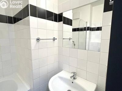 Pronájem bytu 1+KK Praha, Křížová č. 4