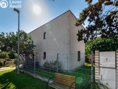 Sale villa Praha, Ke hrádku č. 5