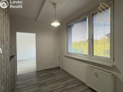 Rent apartment 3+1 Bílina, Sídliště Za Chlumem 729 č. 4