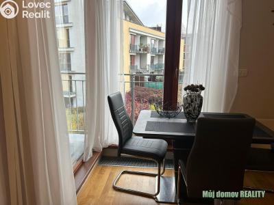 Pronájem bytu 2+KK Praha, Švejcarovo náměstí č. 8