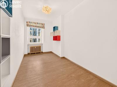 Sale apartment 3+1 Praha, Veverkova č. 4