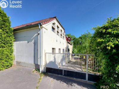 Продаж комерційної нерухомості Šanov, Nádražní č. 2