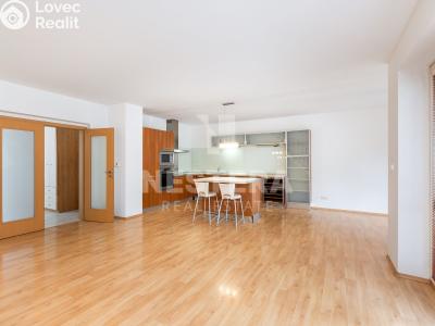 Sale apartment 5+KK Šestajovice, Konopišťská 907 č. 2