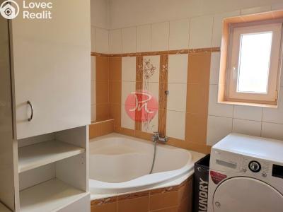 Prodej bytu 5+1 Veltruby, Školní č. 4