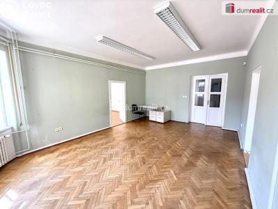 Pronájem kanceláře Veltrusy, Palackého č. 11