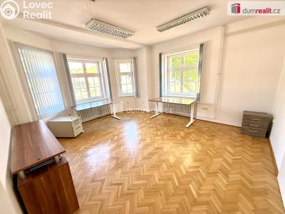 Pronájem kanceláře Veltrusy, Palackého č. 12