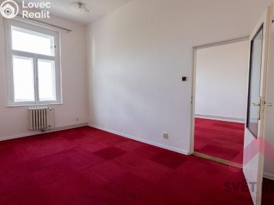Rent apartment 2+1 Praha, náměstí Barikád č. 6