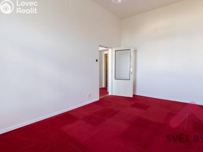 Rent apartment 2+1 Praha, náměstí Barikád č. 7