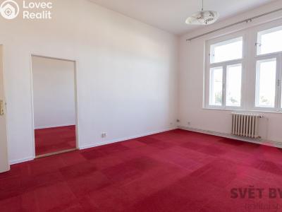 Rent apartment 2+1 Praha, náměstí Barikád č. 8
