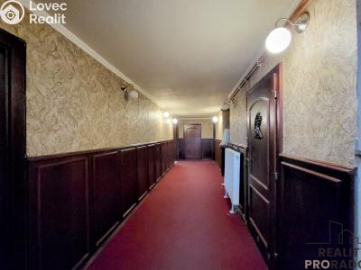 Rent commercial space Praha, Petřínská č. 8