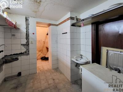 Rent commercial space Praha, Petřínská č. 10
