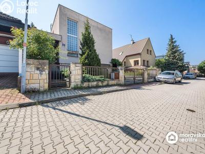 Sale family house Praha, Pod viaduktem č. 40