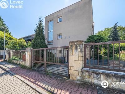 Sale family house Praha, Pod viaduktem č. 25