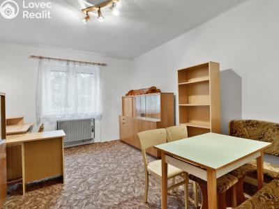 Prodej bytu 3+1 Králův Dvůr, Pod Hájem č. 11
