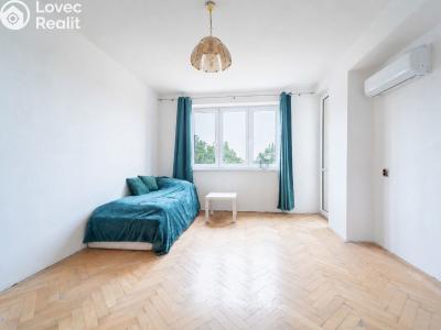 Prodej bytu 2+1 Týnec nad Labem, Marie Majerové 107 č. 7