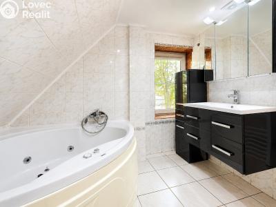 Sale family house Hora Svatého Šebestiána č. 11