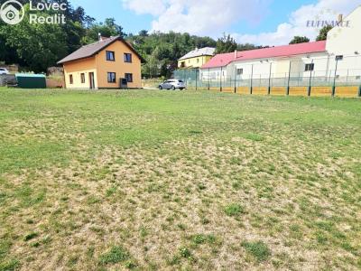 Prodej stavebního pozemku Nelahozeves, Pod strání 86 č. 2