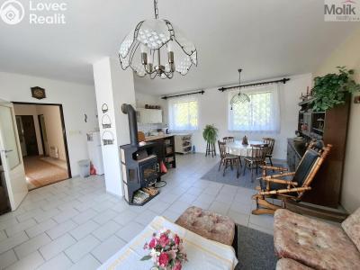 Sale family house Pnětluky č. 10