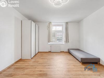 Sale apartment 2+KK Praha, Na Veselí č. 2