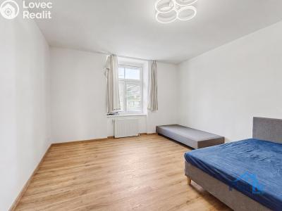 Sale apartment 2+KK Praha, Na Veselí č. 3