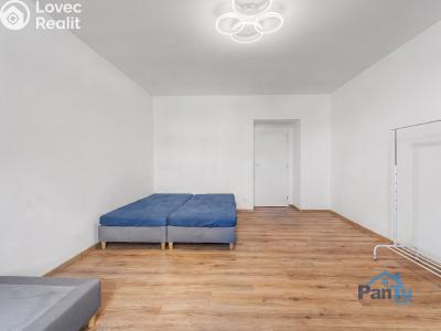 Sale apartment 2+KK Praha, Na Veselí č. 5