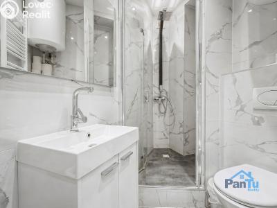Sale apartment 2+KK Praha, Na Veselí č. 7