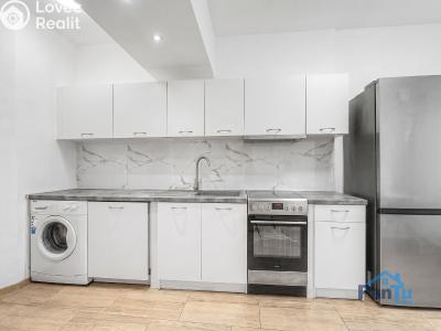 Sale apartment 2+KK Praha, Na Veselí č. 11