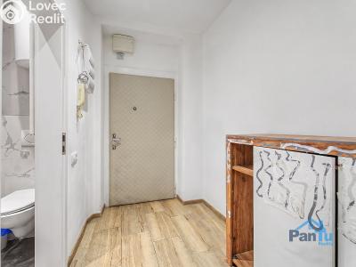 Sale apartment 2+KK Praha, Na Veselí č. 19