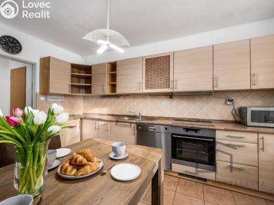 Sale apartment 2+1 Písek, Husovo nám. 1680 č. 1