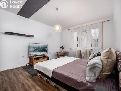 Sale apartment 2+1 Písek, Husovo nám. 1680 č. 7
