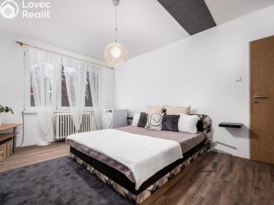 Sale apartment 2+1 Písek, Husovo nám. 1680 č. 9