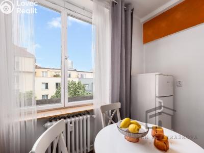 Prodej bytu 2+1 Praha, Lounských č. 4
