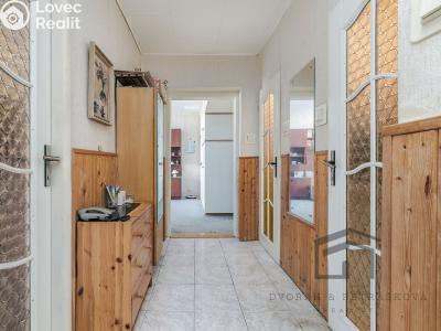 Sale apartment 3+KK Praha, Žateckých č. 11