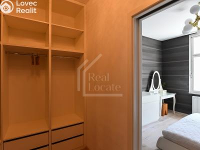 Rent apartment 3+1 Praha, Charlese de Gaulla č. 6