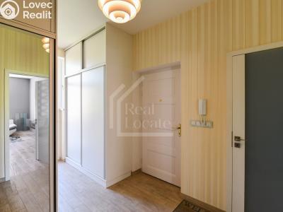 Rent apartment 3+1 Praha, Charlese de Gaulla č. 11