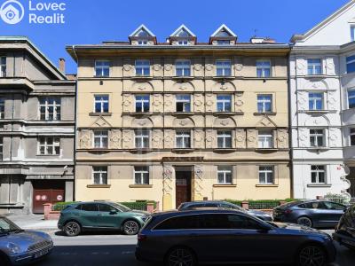 Rent apartment 3+1 Praha, Charlese de Gaulla č. 14