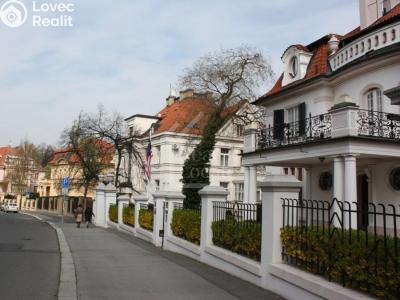 Rent apartment 3+1 Praha, Charlese de Gaulla č. 17